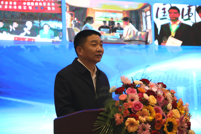 东说念主民网总办会成员万世成致辞。东说念主民网记者 李乃妍摄