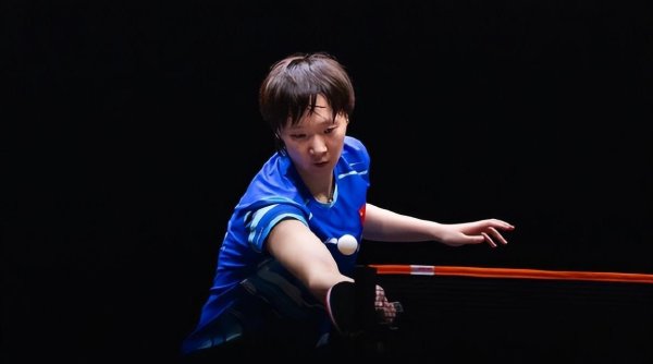 获56万奖金创记载！王曼昱4比2蒯曼到手卫冕直播员：攻守蛟龙得水